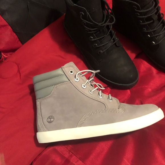 Female Timberlands - Picture 6 of 8